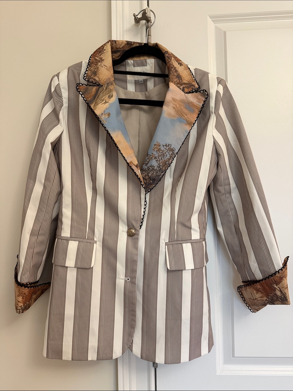 Futario fun funky blazer ! Wear day or night !